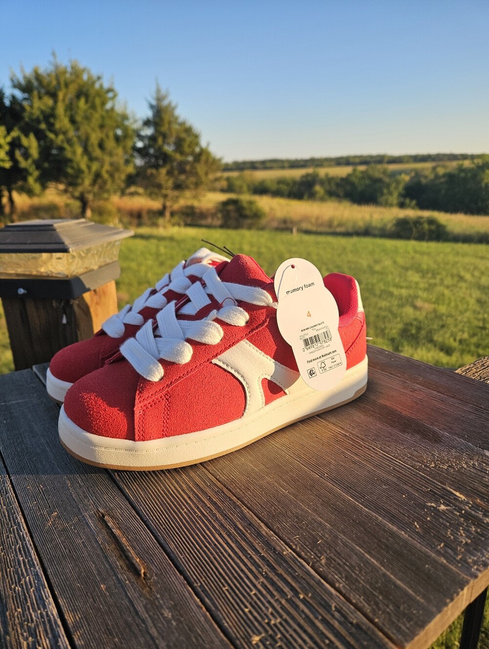 Boys Size 4 Red Skate Shoes Chunky Retro Sneaker Low Top Suede Style Kids NWT